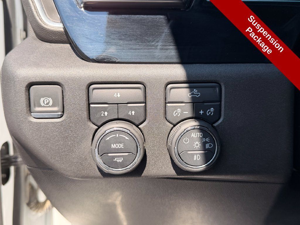 Used 2025 Chevrolet Silverado 2500 LT AWD/4WD image 34