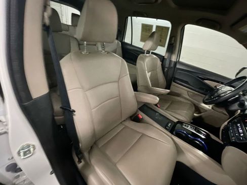 Used 2017 Honda Pilot Touring image 28