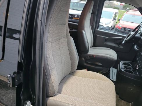 Used 2017 Chevrolet Express 3500 LT w/ LT Preferred Equipment Group image 16