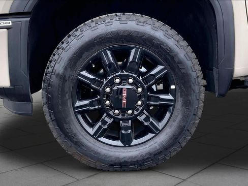 Used 2026 GMC Sierra 2500 AT4 w/ AT4 Premium Plus Package image 11