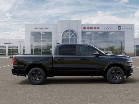 New 2026 RAM 1500 4x4 Crew Cab image 21