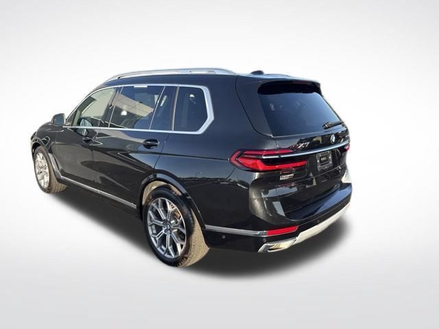 Used 2025 BMW X7 xDrive40i w/ Premium Package AWD/4WD image 5
