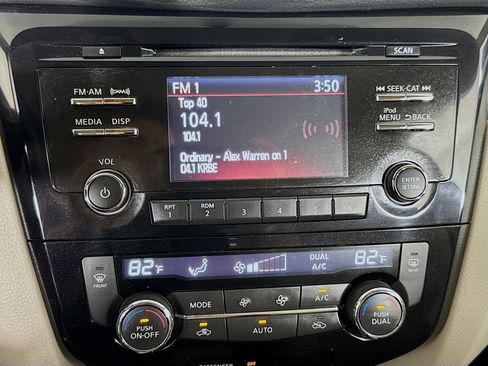 Used 2018 Nissan Rogue Sport SV FWD image 17