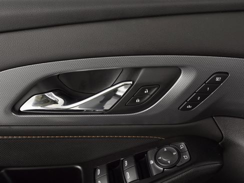 Used 2020 Chevrolet Traverse Premier image 29