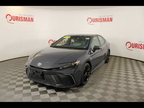 Used 2026 Toyota Camry SE w/ Multimedia Upgrade Package FWD image 1