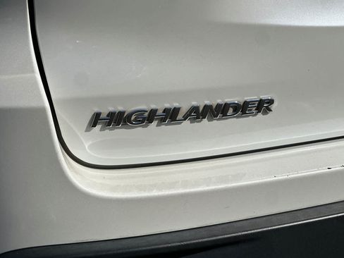 Used 2018 Toyota Highlander SE AWD/4WD image 29