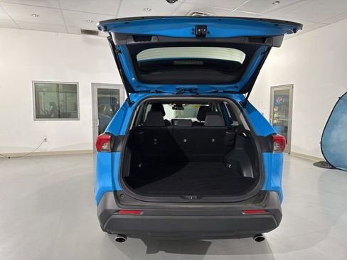Used 2019 Toyota RAV4 XLE FWD image 13