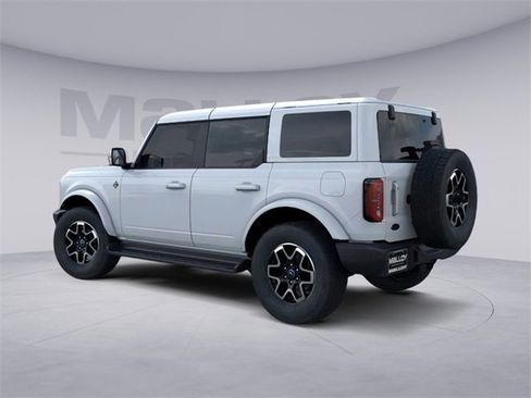 New 2025 Ford Bronco Outer Banks image 4