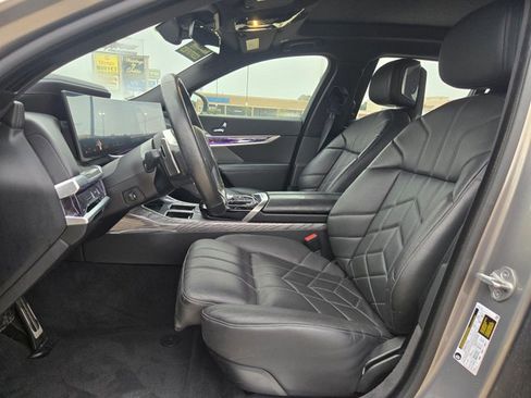 Used 2024 BMW 740i RWD image 17
