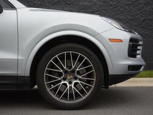 Certified 2023 Porsche Cayenne AWD/4WD image 41