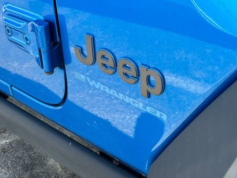 Used 2024 Jeep Wrangler Unlimited Rubicon 4xe AWD/4WD image 7