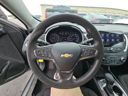 Used 2023 Chevrolet Malibu LT FWD image 14