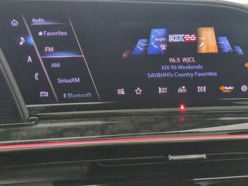 Used 2023 Cadillac Escalade Premium Luxury w/ LPO, Radiant Package image 18