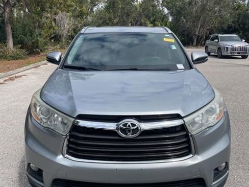 Used 2014 Toyota Highlander XLE image 6