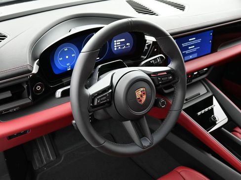 New 2026 Porsche Macan 4 Electric AWD/4WD image 17
