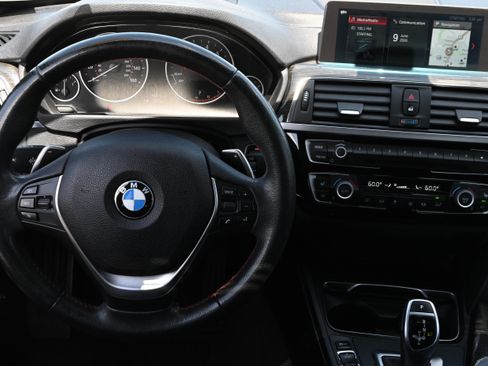 Used 2018 BMW 330i Sedan RWD image 16