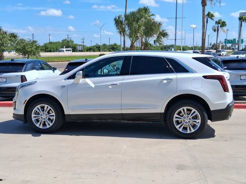 Used 2022 Cadillac XT5 Luxury w/ LPO, Premium Carpet Package FWD image 3