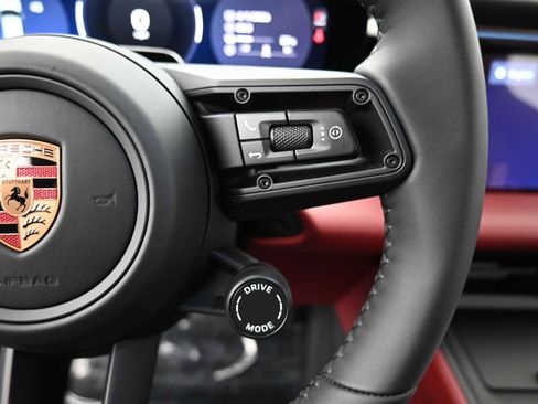 New 2026 Porsche Macan 4 Electric image 10