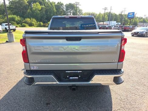 Used 2023 Chevrolet Silverado 1500 LT AWD/4WD image 6