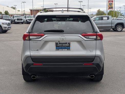 Used 2023 Toyota RAV4 XLE Premium image 4