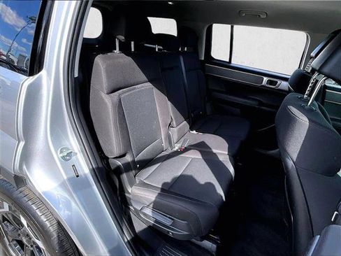 Used 2025 Hyundai Santa Fe SE image 28