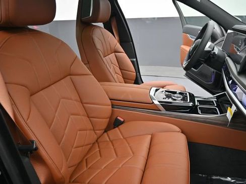 New 2026 BMW i7 xDrive60 w/ Executive Package AWD/4WD image 26