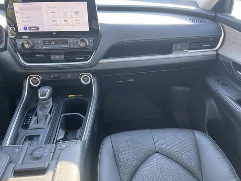 Used 2024 Toyota Grand Highlander Limited image 13