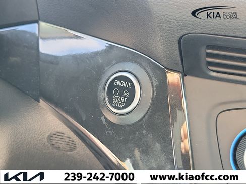 Used 2019 Ford Escape SE FWD image 30