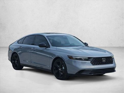 Used 2023 Honda Accord Sport image 3