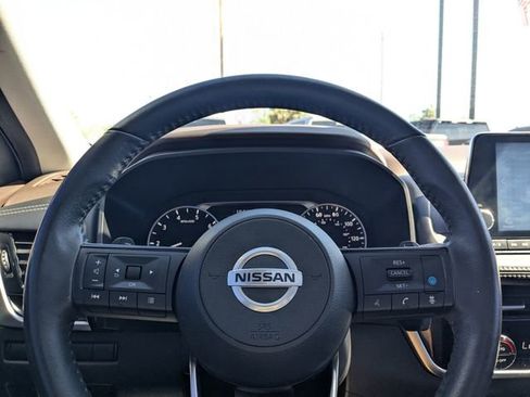 Used 2021 Nissan Rogue SV w/ Premium Package image 23