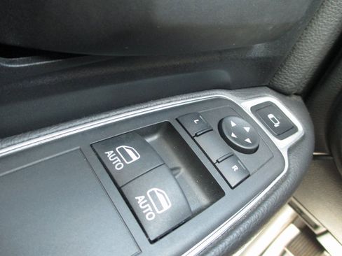 Used 2024 RAM 3500 Tradesman w/ Safety Group image 22