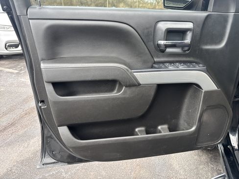 Used 2018 Chevrolet Silverado 1500 LT w/ Redline Edition image 15