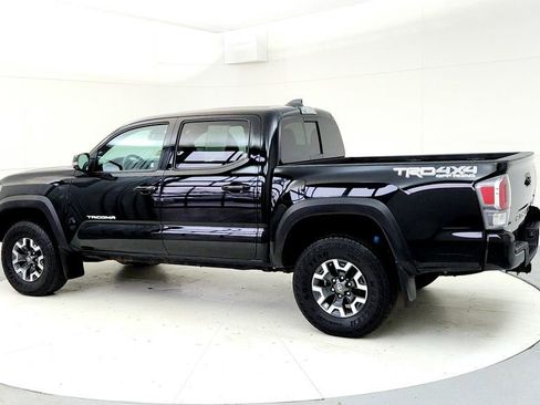 Certified 2022 Toyota Tacoma TRD Off-Road w/ Technology Package AWD/4WD image 4