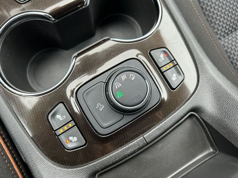 Used 2020 GMC Acadia AT4 AWD/4WD image 34