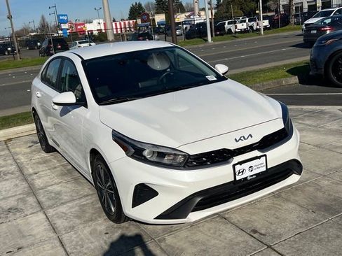 Used 2023 Kia Forte LXS image 8