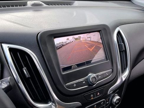 Used 2024 Chevrolet Equinox LT FWD image 11