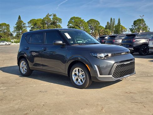 New 2025 Kia Soul LX image 2