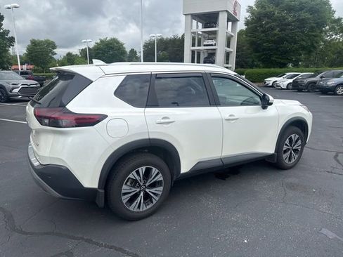 Used 2023 Nissan Rogue SV w/ SV Premium B Package FWD image 15