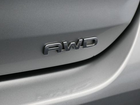 Used 2022 Toyota Highlander L AWD/4WD image 32