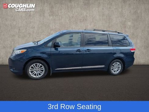 Used 2011 Toyota Sienna XLE w/ Entertainment Pkg FWD image 5