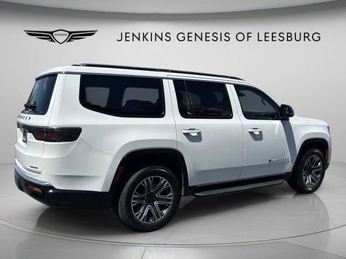Used 2024 Jeep Wagoneer Series II w/ Flexible Seating Group RWD image 7