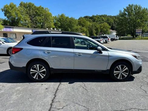 Used 2019 Subaru Outback 2.5i Limited AWD/4WD image 9