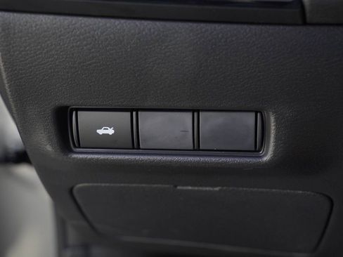 New 2026 Nissan Sentra SR FWD image 10