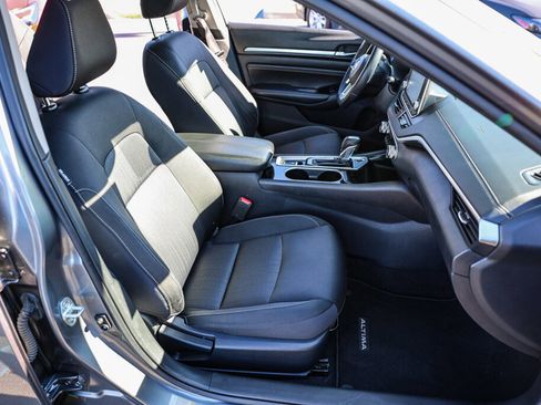 Used 2020 Nissan Altima 2.5 SV image 9