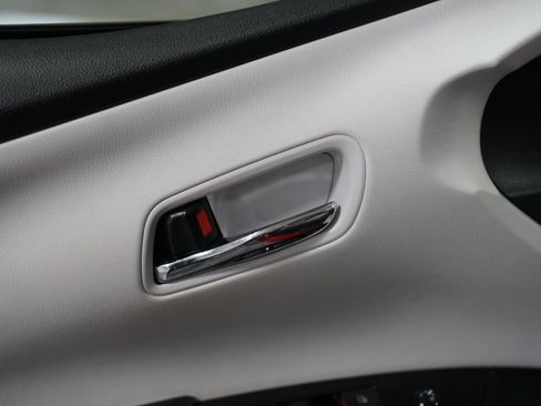 Used 2018 Toyota Prius One image 29