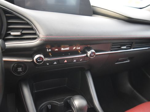Used 2022 MAZDA MAZDA3 s FWD image 15
