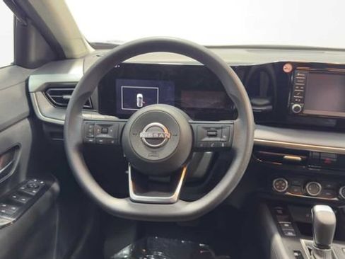 Used 2025 Nissan Kicks S FWD image 18