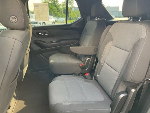 Used 2022 Chevrolet Traverse LT w/ LPO, 'HIT The Road' Package AWD/4WD image 8