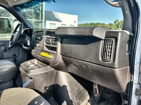 Used 2012 Chevrolet Express 3500 image 22