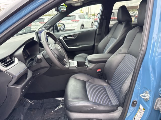 Used 2023 Toyota RAV4 XSE AWD/4WD image 13